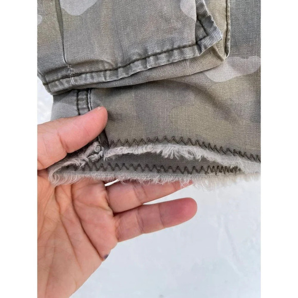 Gap Mens Drawstring Loose Fit Outdoor Cargo Shorts Khakis Brown Camo Sz L - Picture 5 of 16